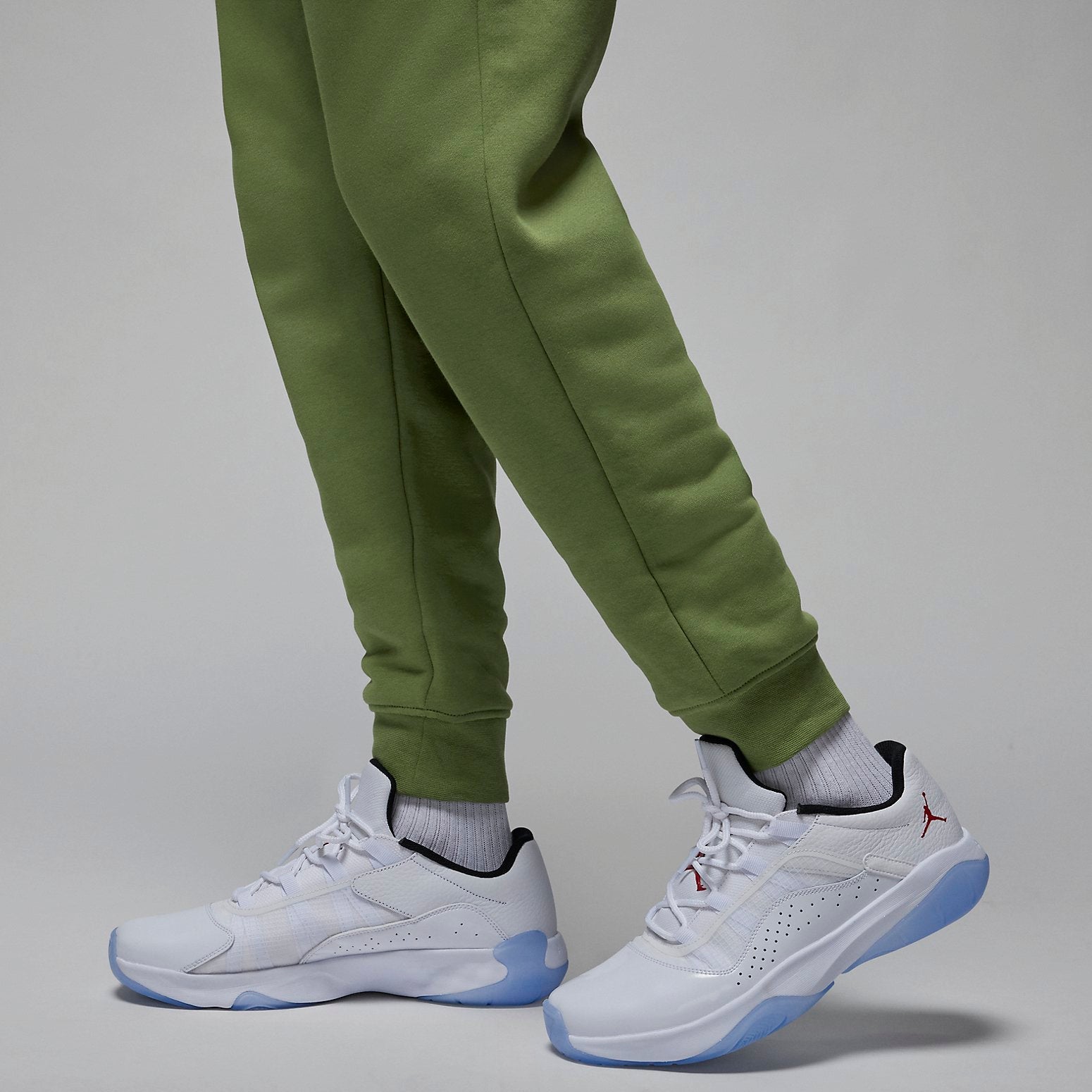 Air Jordan Essentials Fleece Trousers 'Green' FJ7779-340