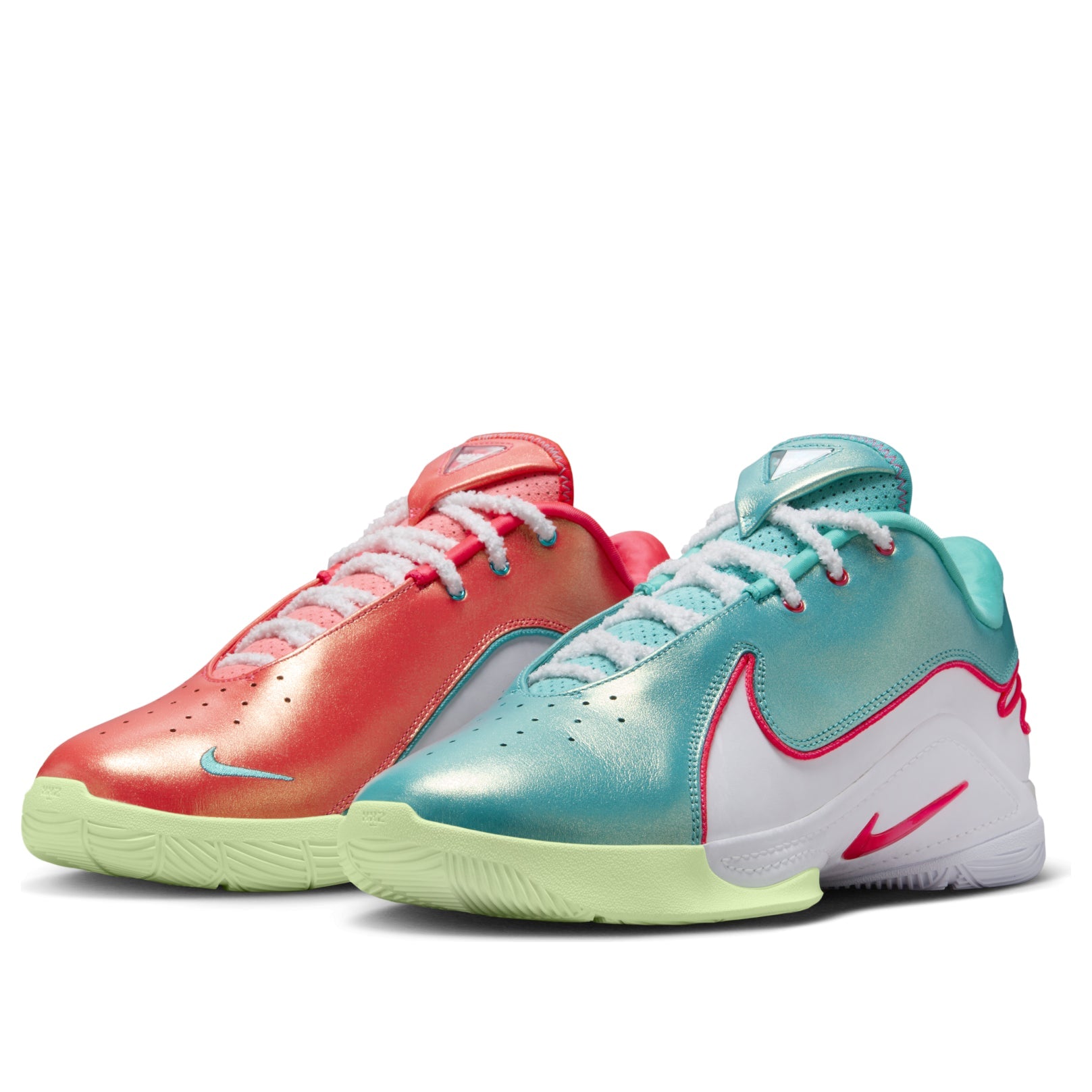 Nike LeBron 22 EP 'Christmas' HV5147-600