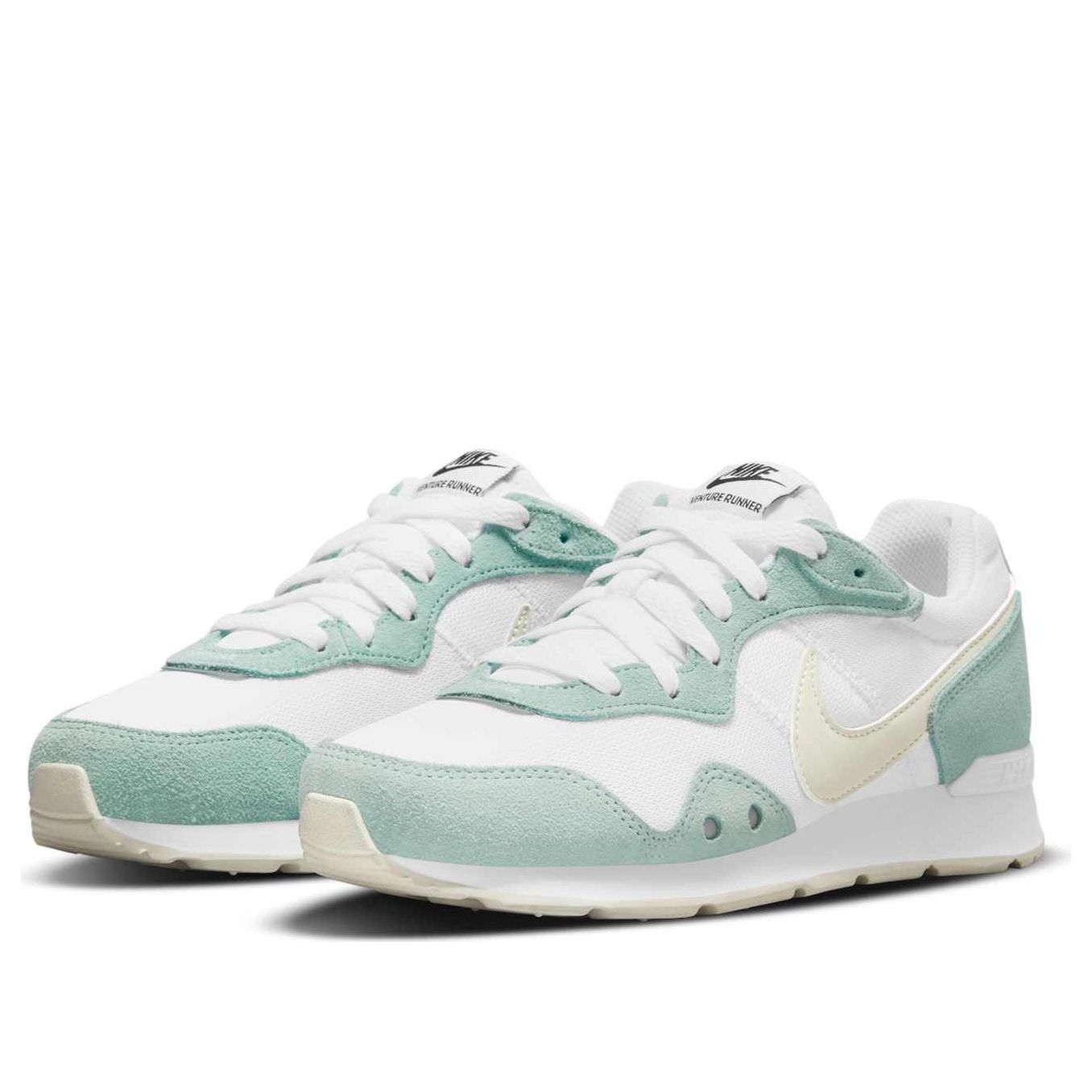 (WMNS) Nike Venture Runner 'White Green' CK2948-300