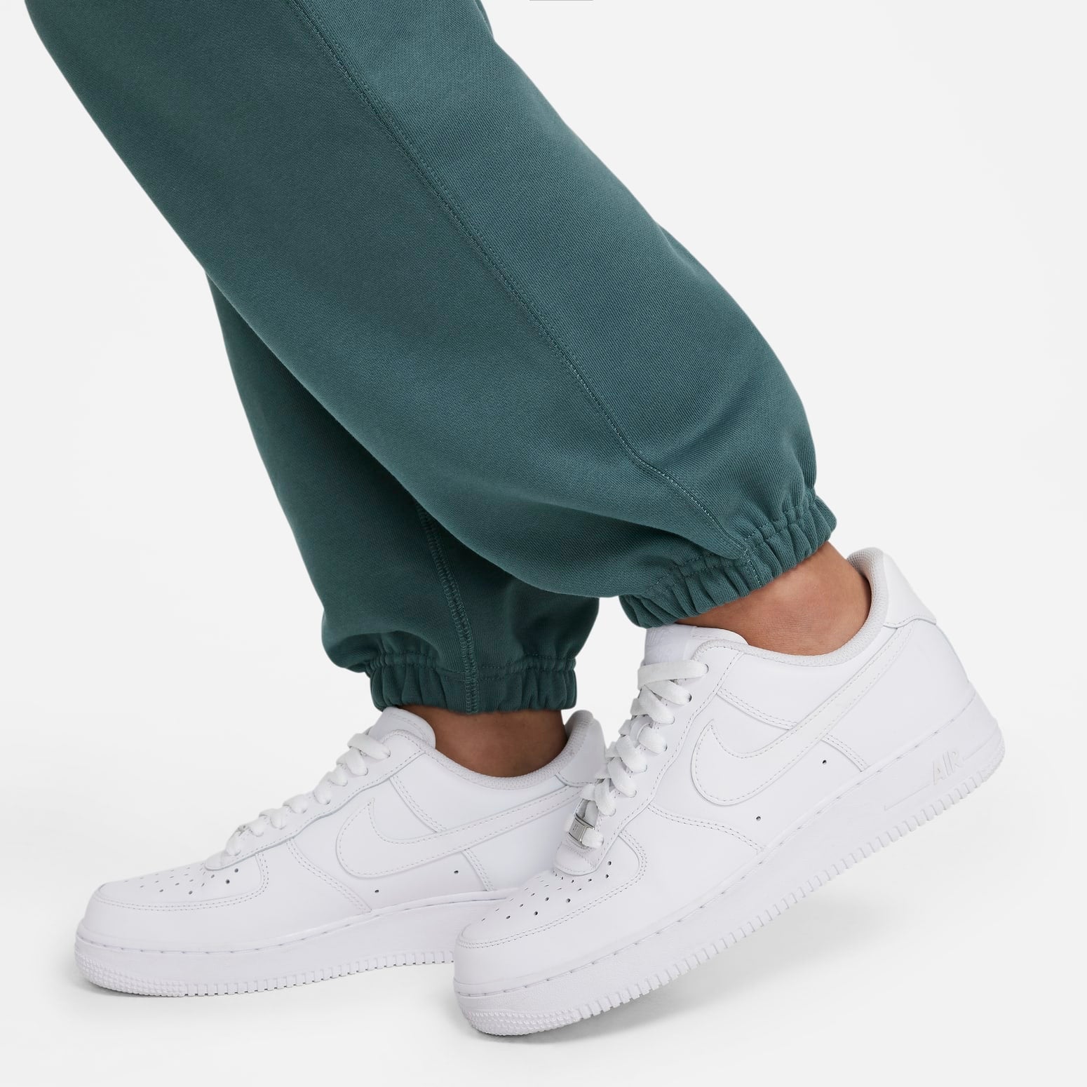(WMNS) Nike Solo Swoosh Sweatpants 'Green' CW5565-387