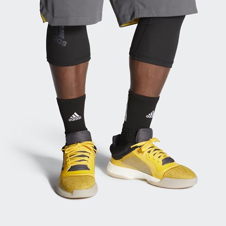 (WMNS) adidas Marquee Boost Low 'Yellow/Black' D96937