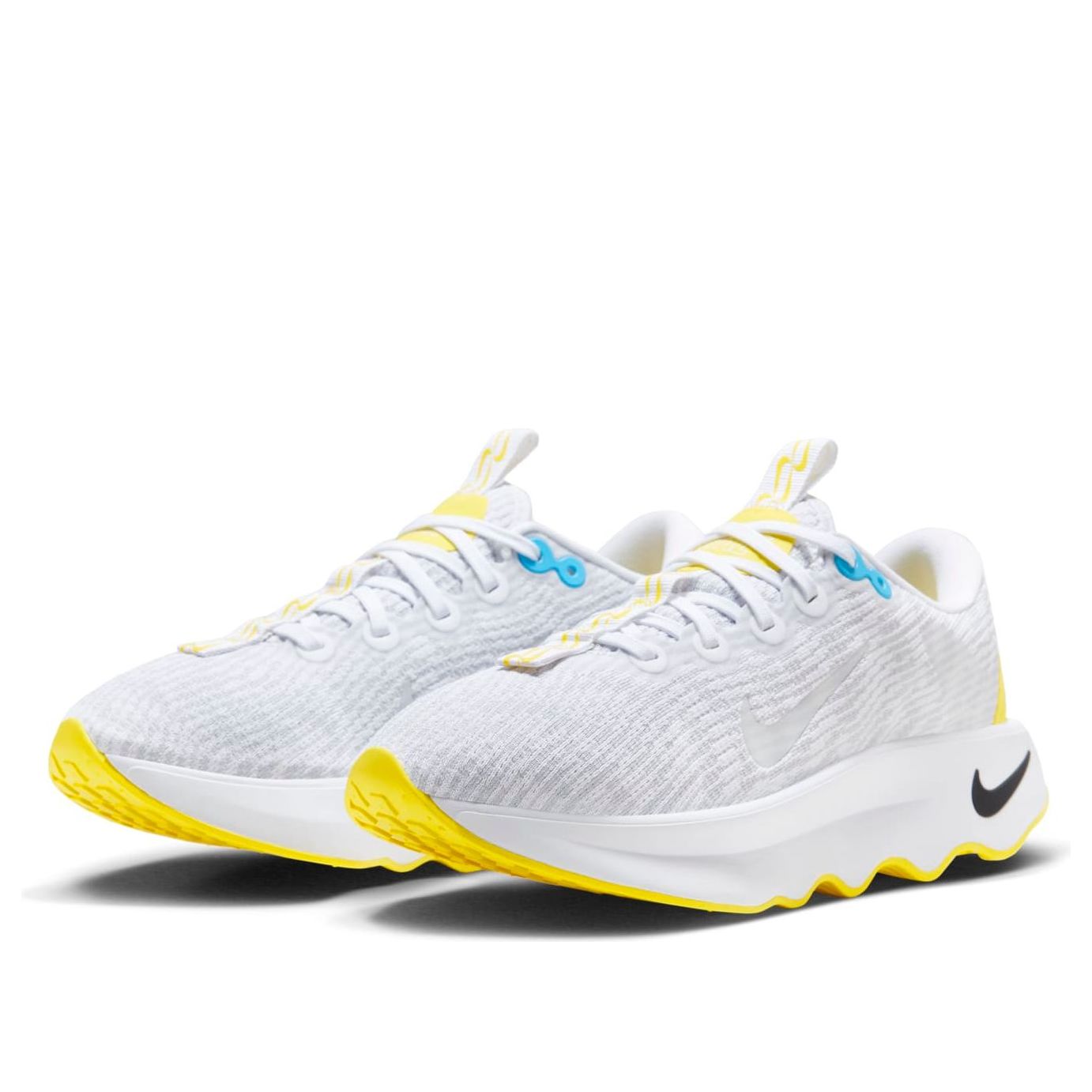 (WMNS) Nike Motiva 'White' DV1238-100