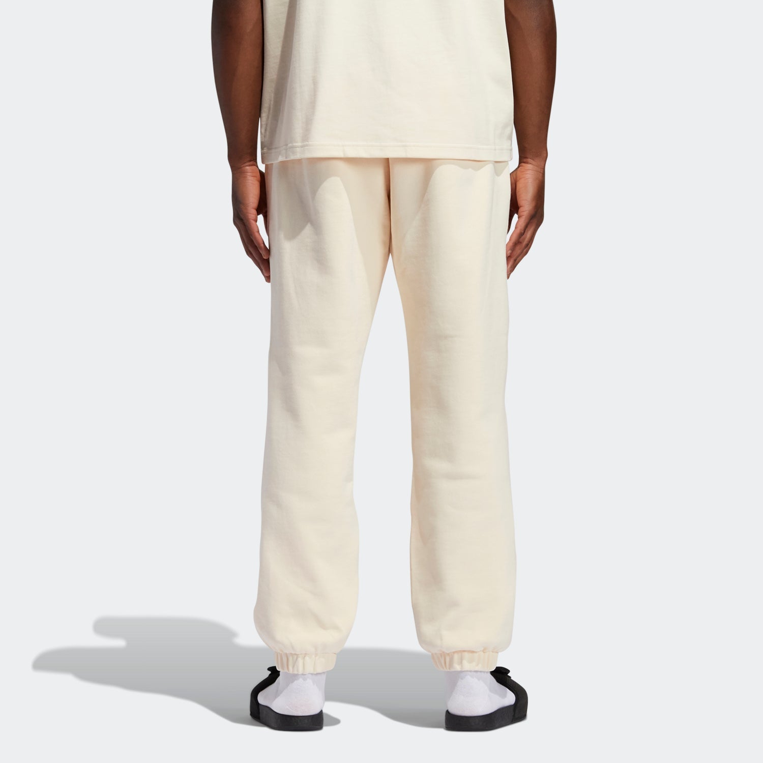 adidas originals Unisex Loose Sweatpants Ivory GH4382