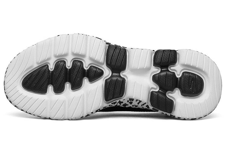 (WMNS) Skechers Go Walk 5 Loafers Black/White 124205-BKW