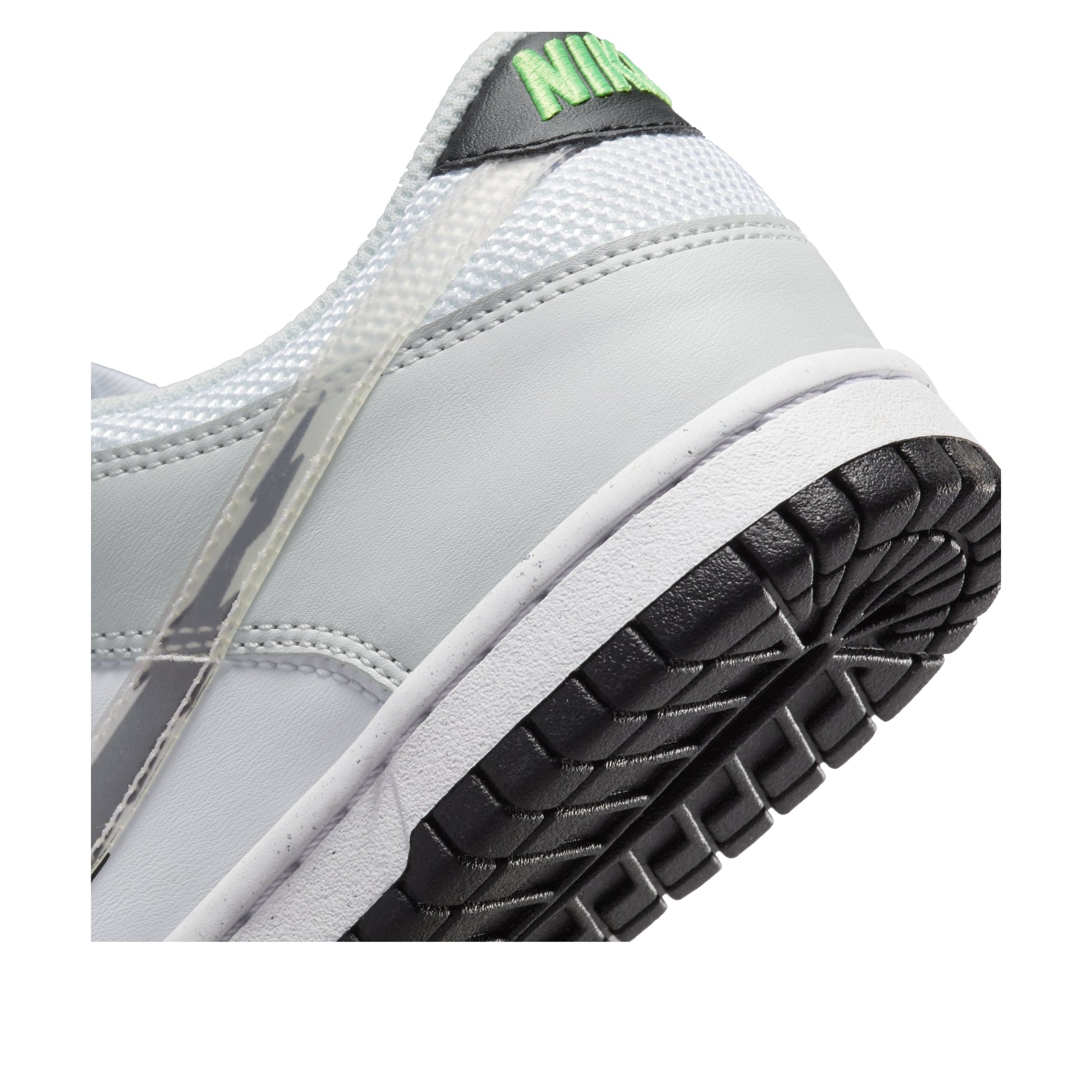 (GS) Nike Dunk Low 'Glitch Swoosh' DV3033-001