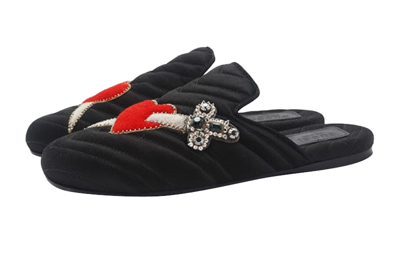 (WMNS) Gucci Quilted Satin Heart Slipper 'Black' 472159-KND30-1000