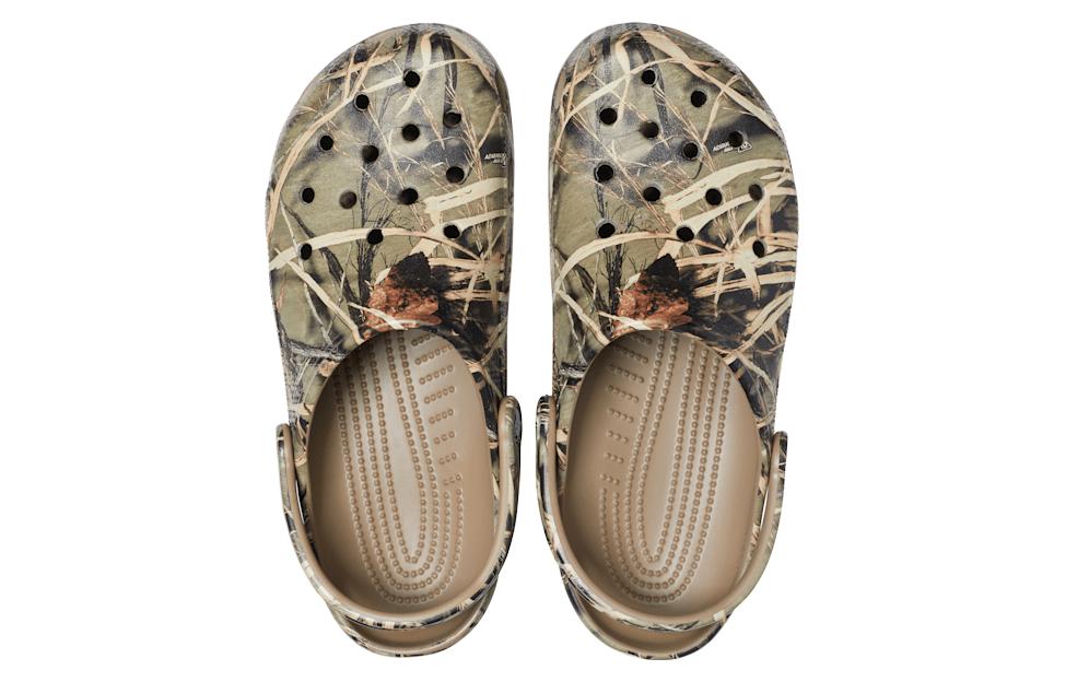 (WMNS) Crocs Classic Realtree V2 Clogs 'Camo' 12132