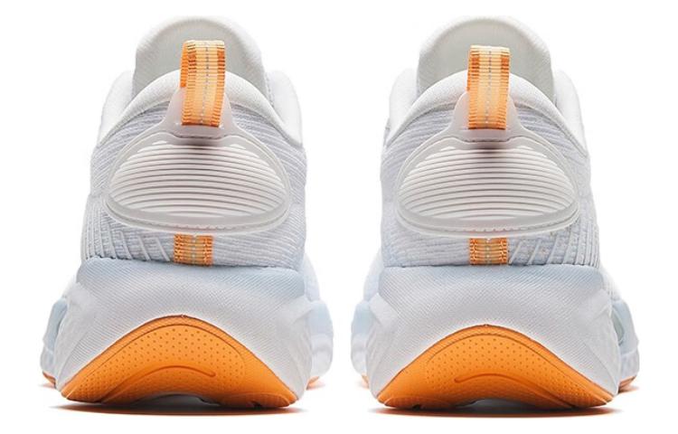(WMNS) ANTA Running Series Sneakers 'White Blue Orange' 122335556-4