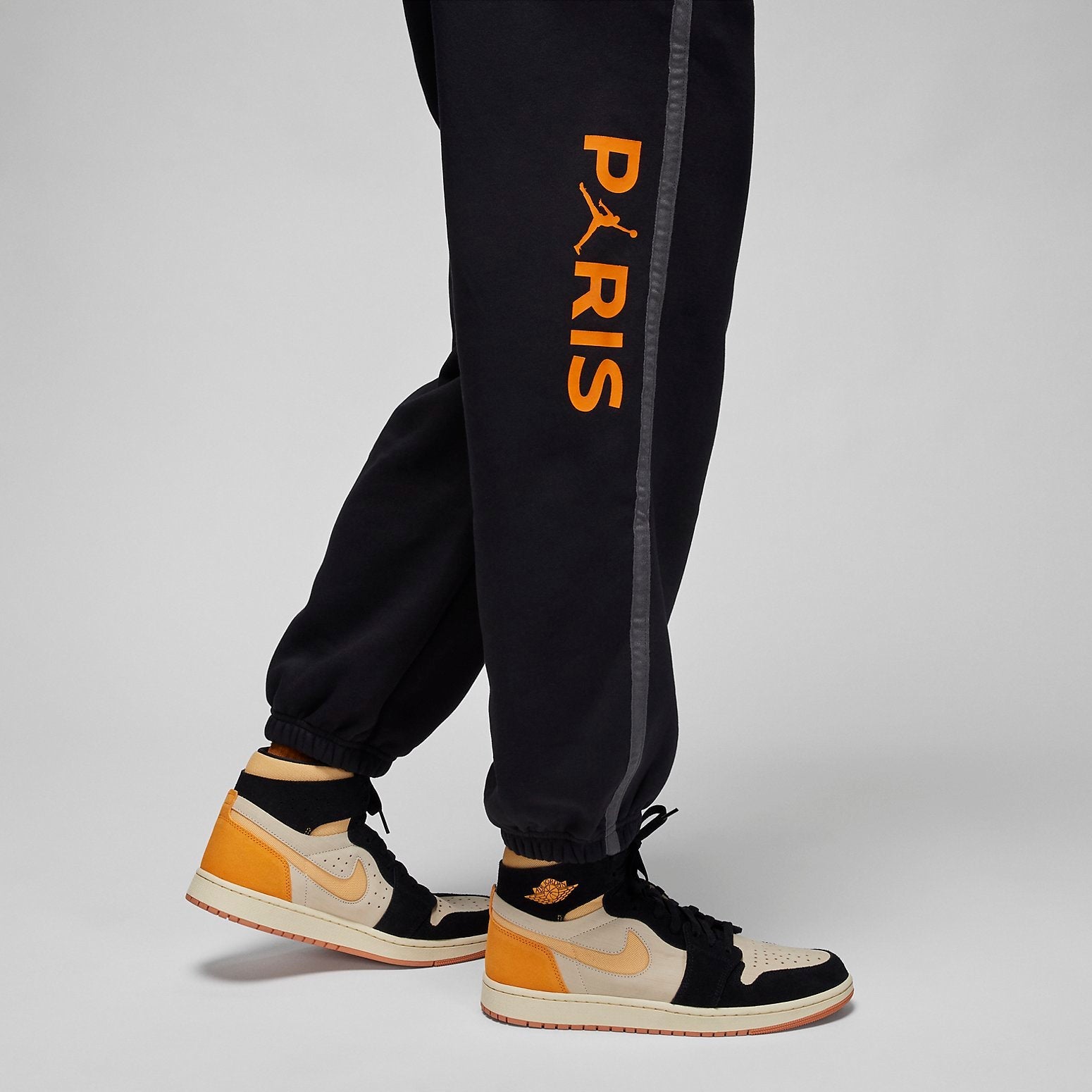 Air Jordan x Paris Saint-Germain Sweatpants Asia Sizing 'Black' DZ2950-010