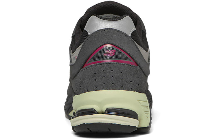 New Balance 2002R 'Magnet Hi-Pink' M2002RGV