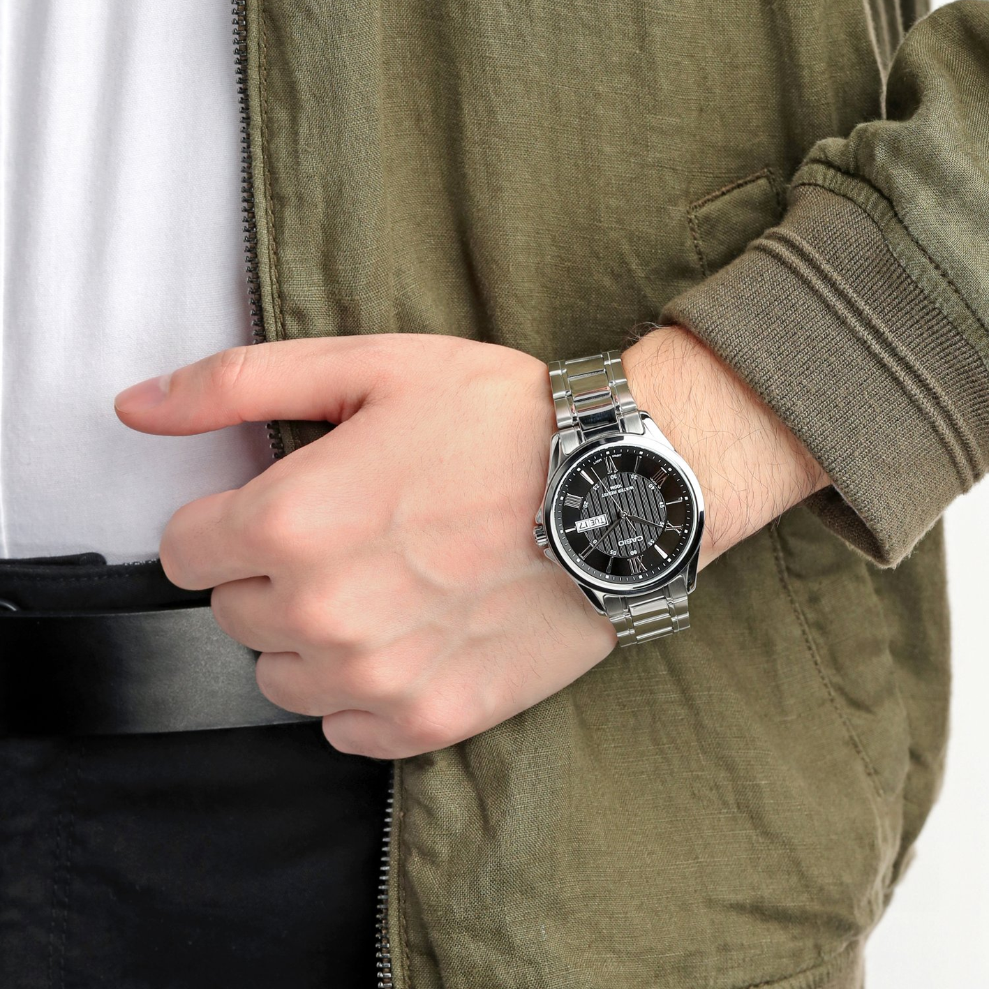 CASIO Waterproof Stainless Steel Strap Mens SilverBlack Analog MTP-1384D-1A