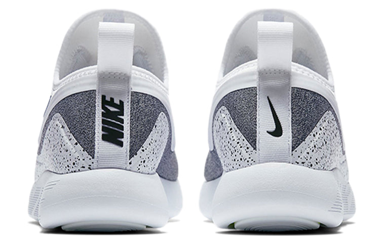 (WMNS) Nike Lunarcharge Essential 'White Black' 923620-100
