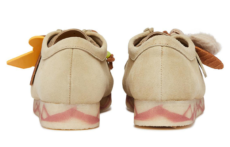 (WMNS) Clarks x Aries Wallabee 'Maple Combination' 26172454