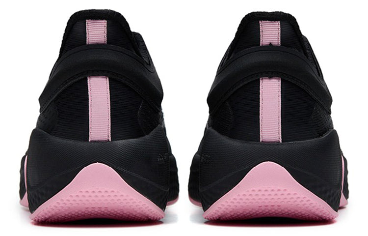 (WMNS) ANTA Running Series Sneakers 'Lightweight Black Pink' 122235556-2