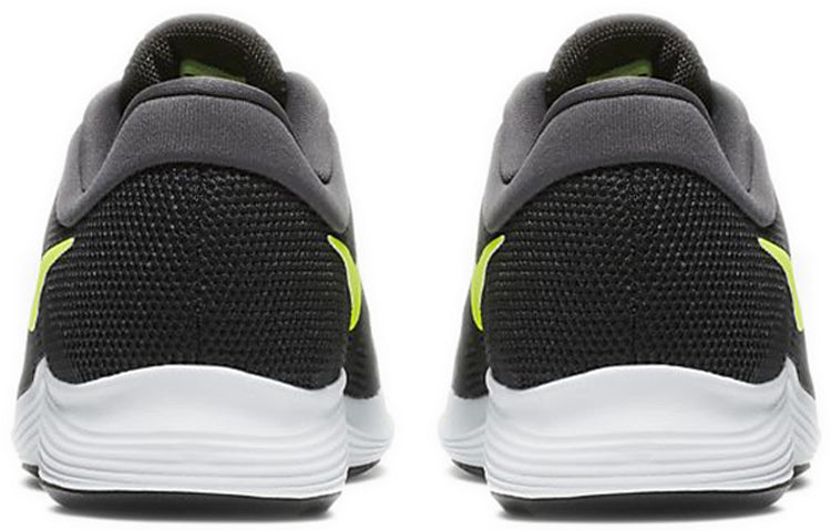Nike REVOLUTION 4 'Black' 908988-007