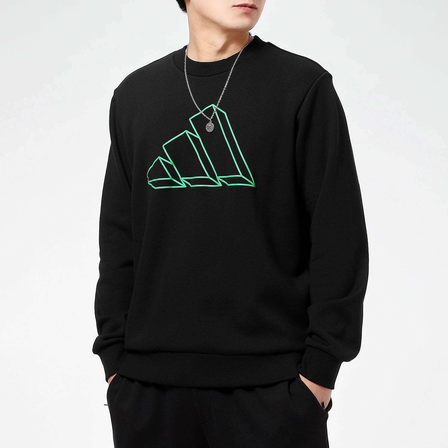 adidas Sportswear Graphic Crew Sweatshirt Black GQ6200