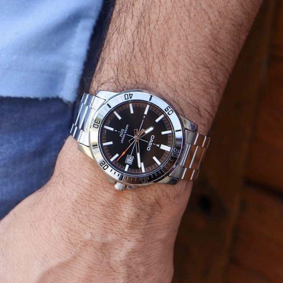 CASIO Stainless Steel Strap Quartz Waterproof Mens SilverBlack Analog MTP-VD01D-1E2V