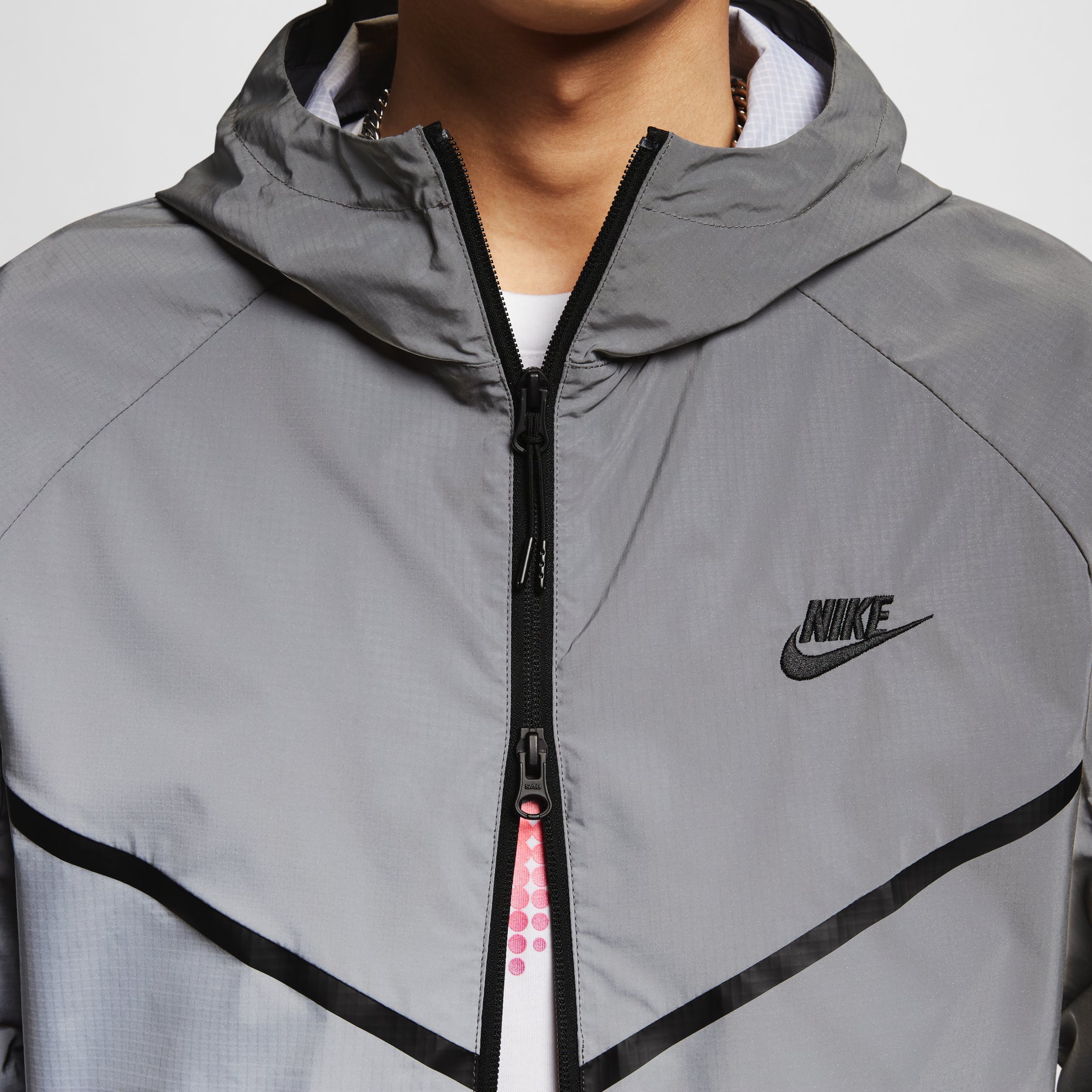 Nike Tech Woven Flash Jacket Reflect Asia Sizing 'Silver Black' FZ7586-035
