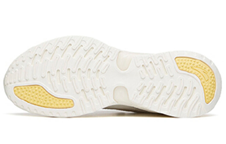 (WMNS) ANTA C37 2.0 'White Silver' 122135537R-5