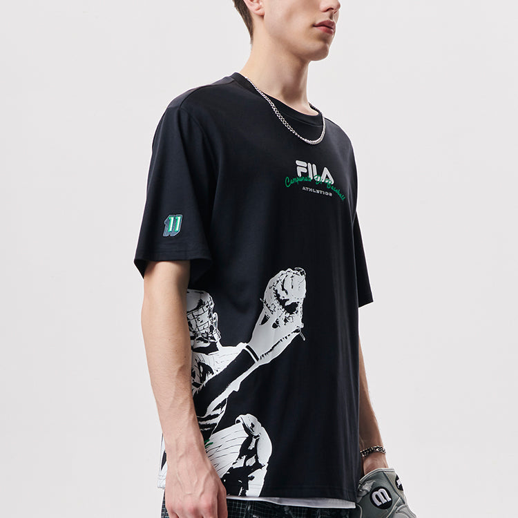 Men's FILA FUSION Baseball Sports Printing Knit Loose Short Sleeve Dark Black T-Shirt T11M132109F-BK