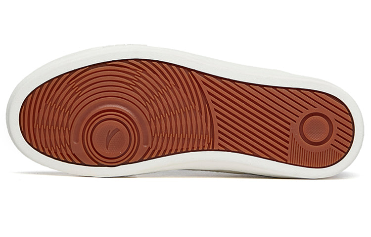 (WMNS) ANTA Ao Li 'Black White' 122218011-1