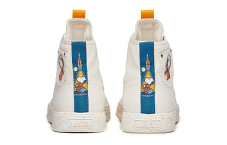(WMNS) ANTA x Snoopy Skateboarding Series Sneakers High 'White' 922138604-1