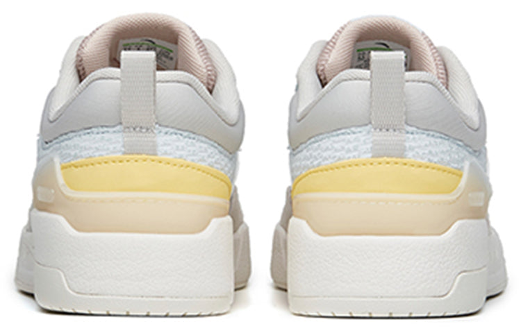 (WMNS) ANTA Life Series Sneakers 'White Pink Grey' 122218085-2