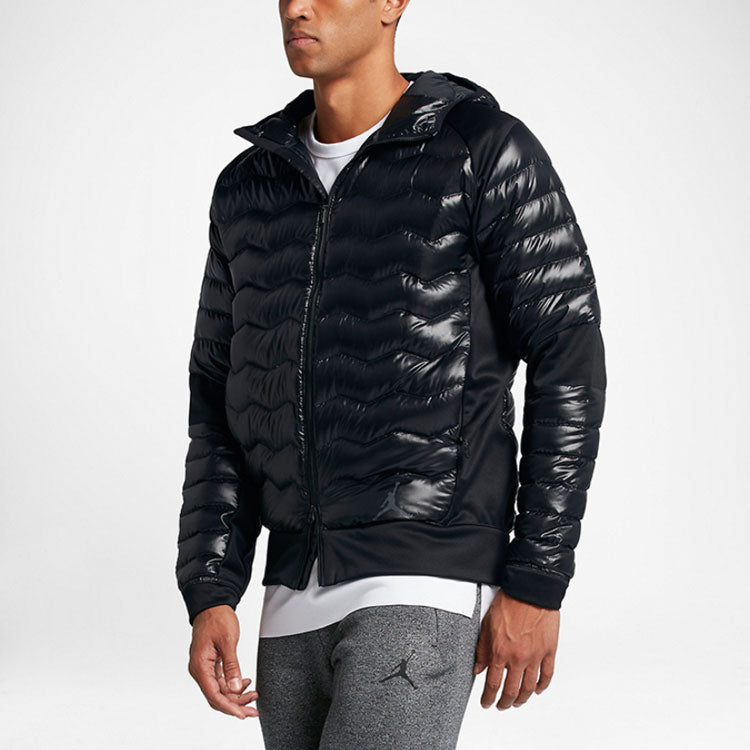 Air Jordan protection against cold Stay Warm hooded down Jacket 807948-010