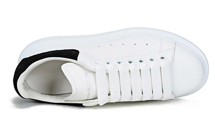 (WMNS) Alexander McQueen Oversized Sneaker 'White Black Suede' 650788WHZ4K9061