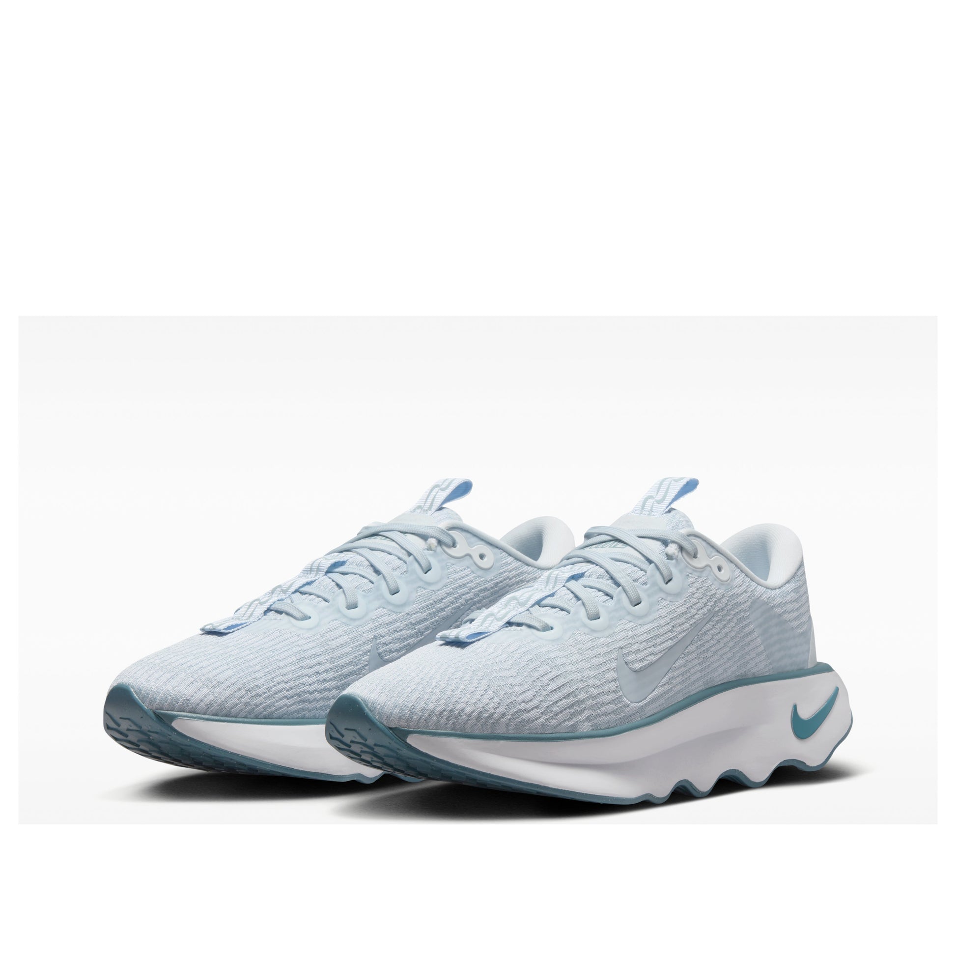 (WMNS) Nike Motiva 'Blue Tint Light Armory Blue Smokey Blue' DV1238-400