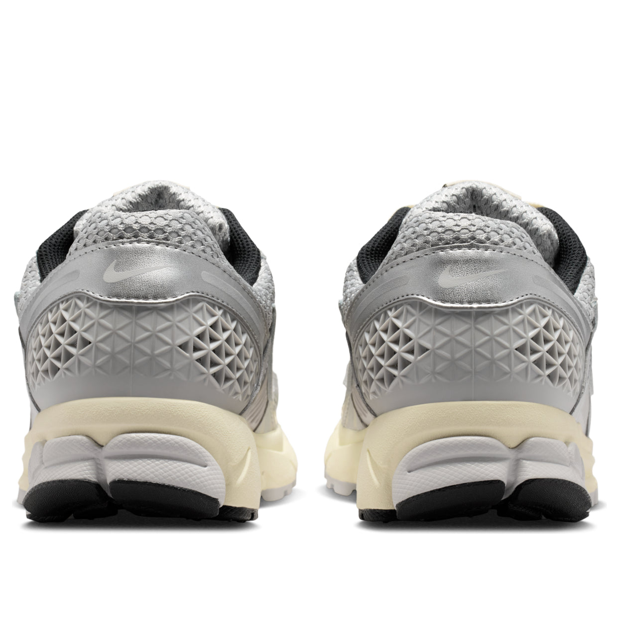 Nike Zoom Vomero 5 'Fog Gray Metallic Chrome' IM3486-002