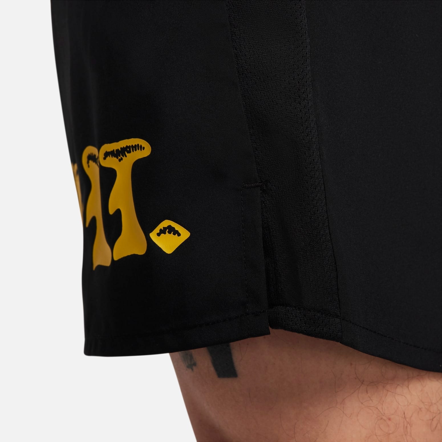 Nike Challenger Dri-FIT 7" Brief-Lined Shorts 'Black' FB7060-010