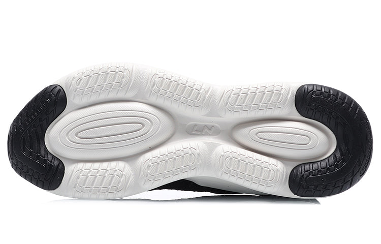 (WMNS) Li-Ning Eazgo 'Black White' AREQ024-1