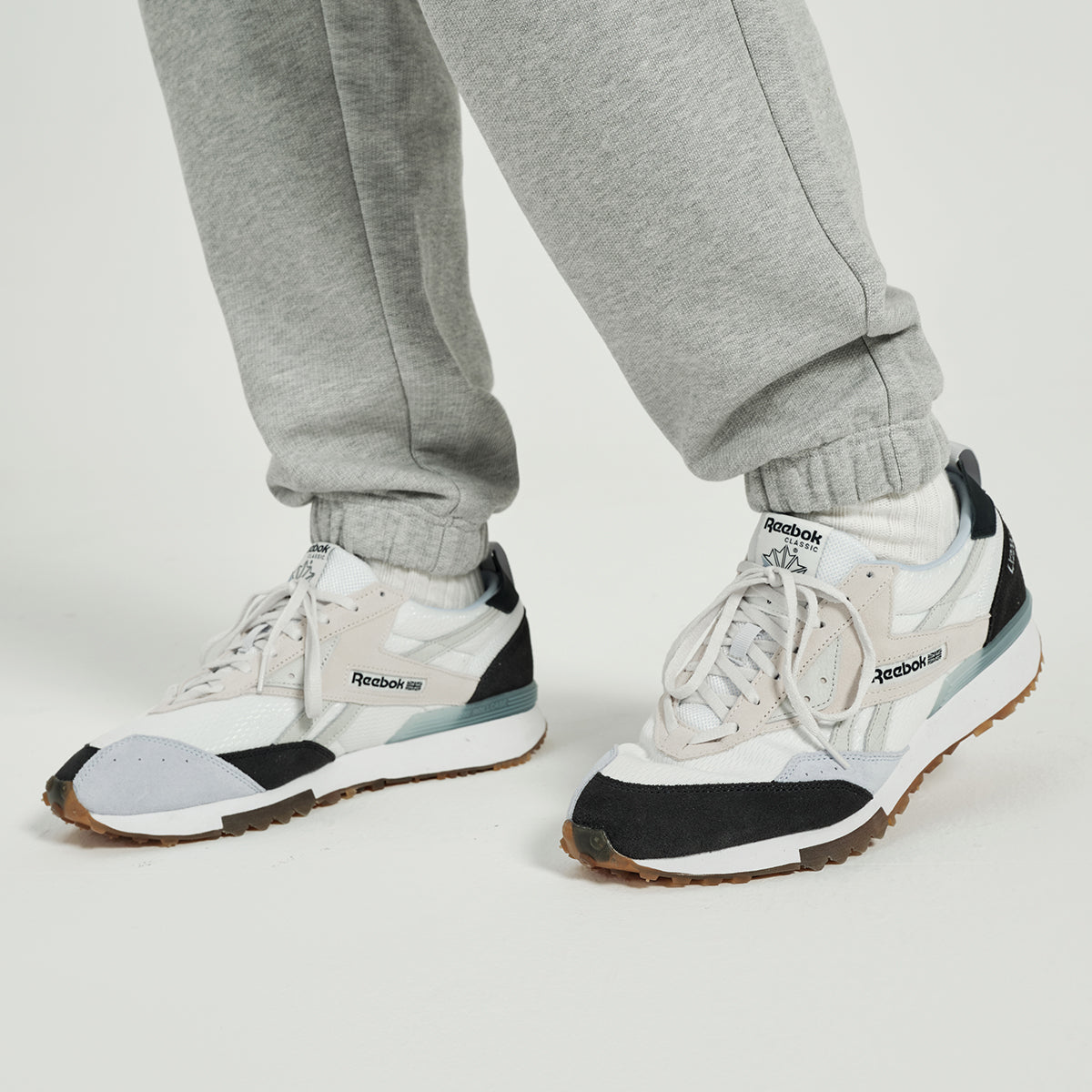 Reebok LX2200 'White Black' 100074413
