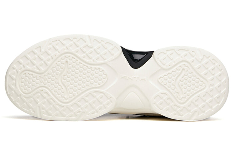(WMNS) ANTA Life Series Sneakers 'Black' 122138887-6
