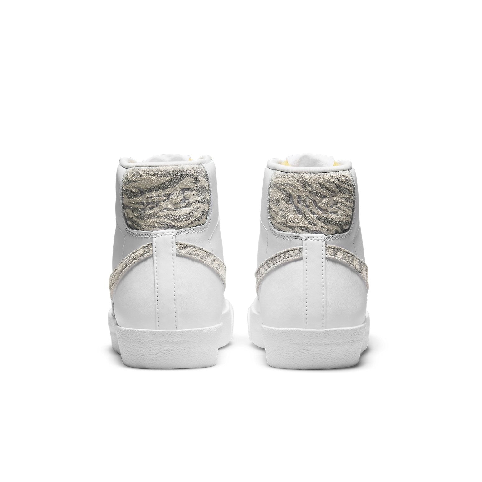 (WMNS) Nike Blazer Mid '77 SE 'Zebra' DH9633-101