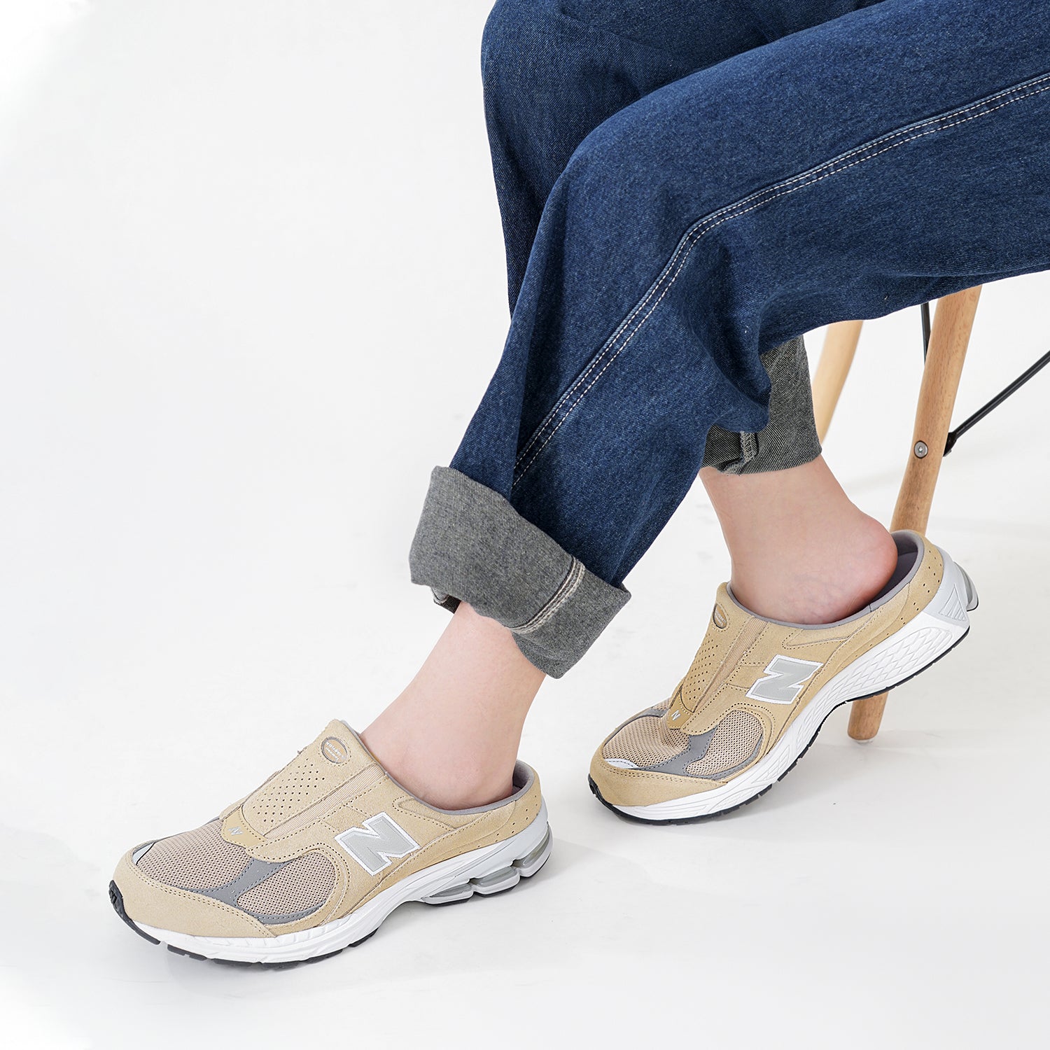 New Balance 2002R Mule Lightweight Athleisure Casual Sports Shoe M2002RMD