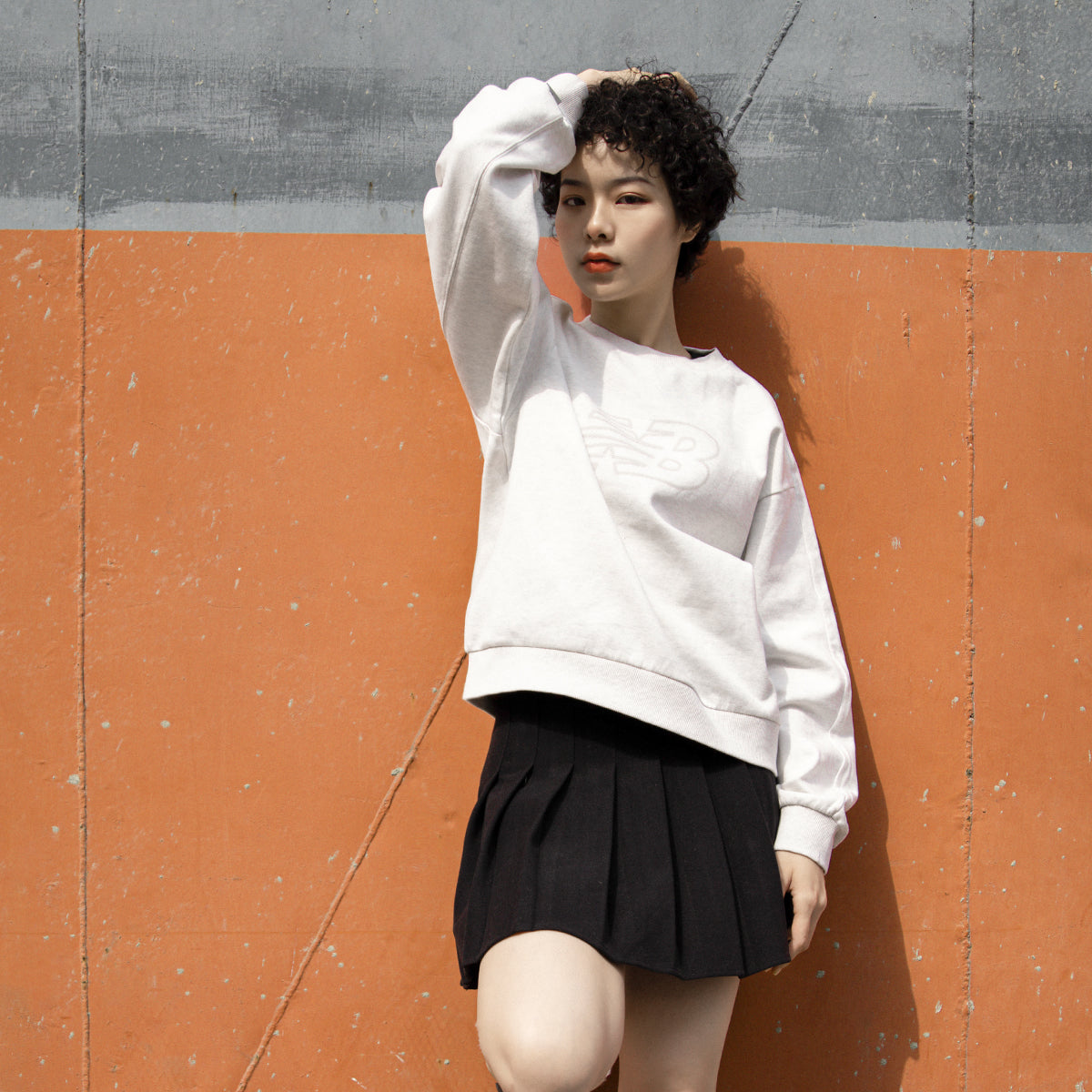 (WMNS) New Balance Logo Sweatshirt Asia Sizing 'White Grey' 5CC39752-OA