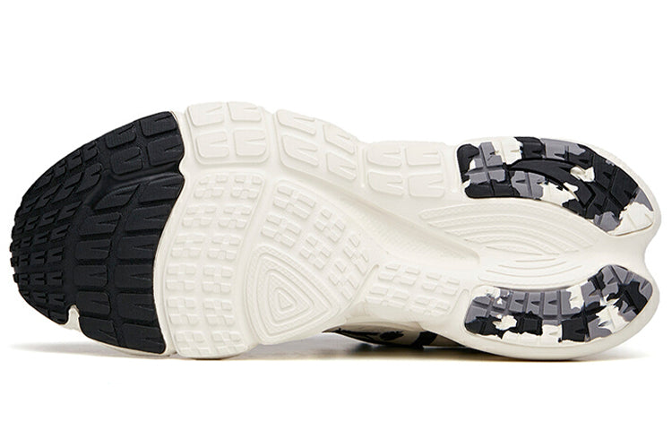 (WMNS) ANTA Running Series Sneakers Leather 'White Black Grey' 122135590-3