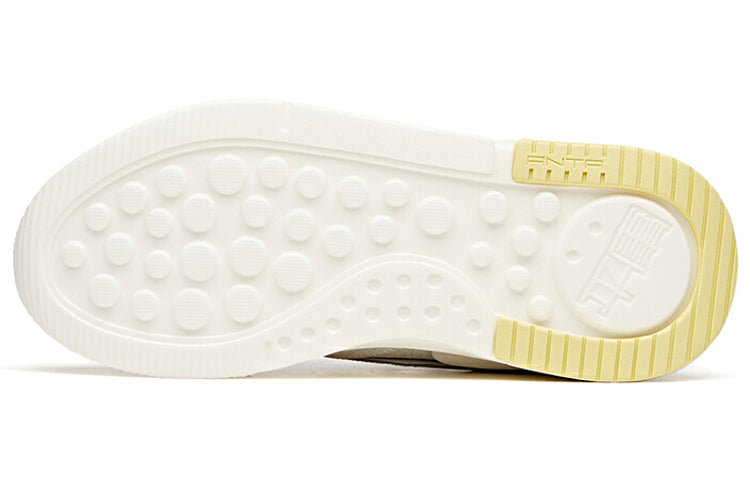 (WMNS) ANTA Life Series Sneakers 'White Grey' 122048808-1
