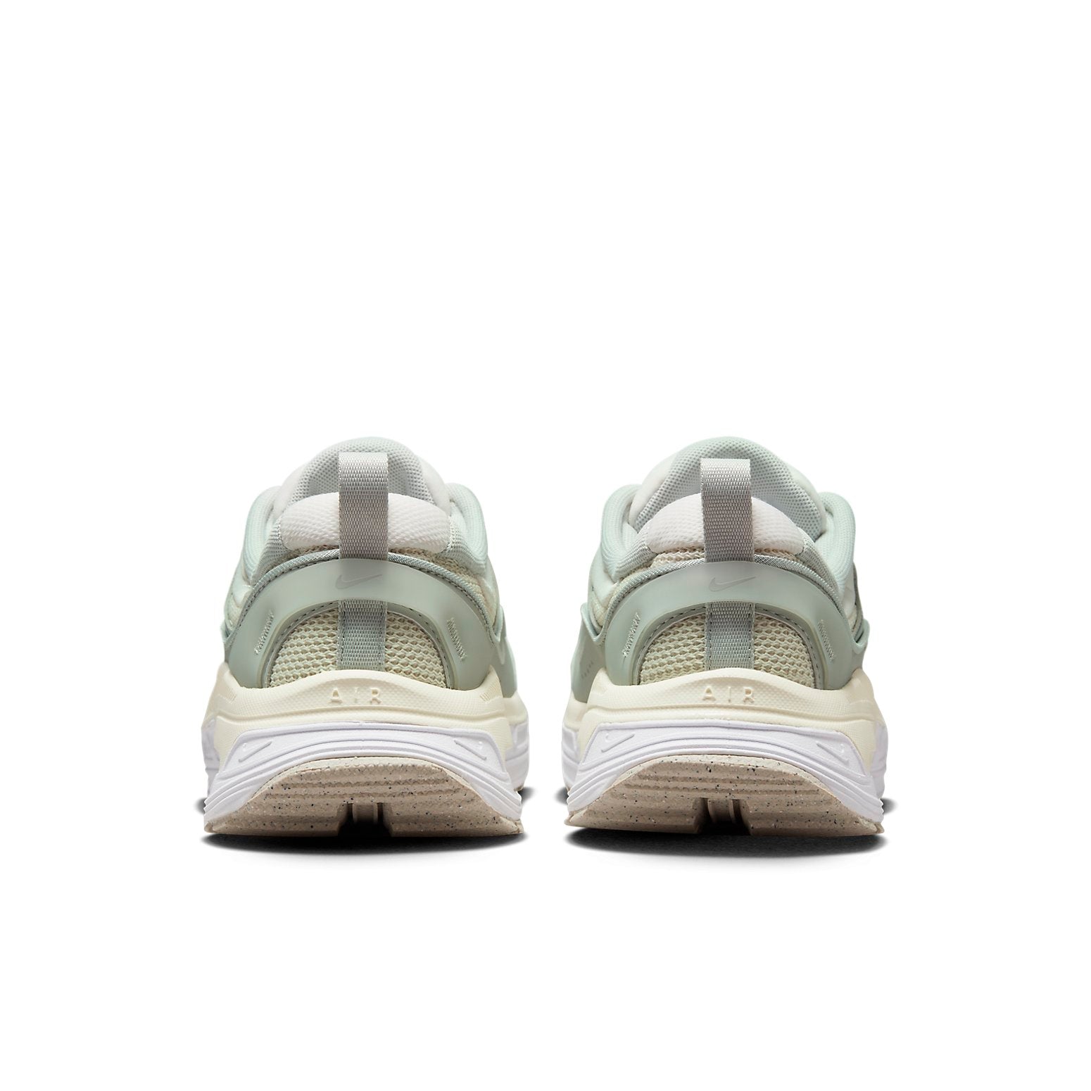 (WMNS) Nike Air Max Bliss 'Light Silver Sail' FB7170-111