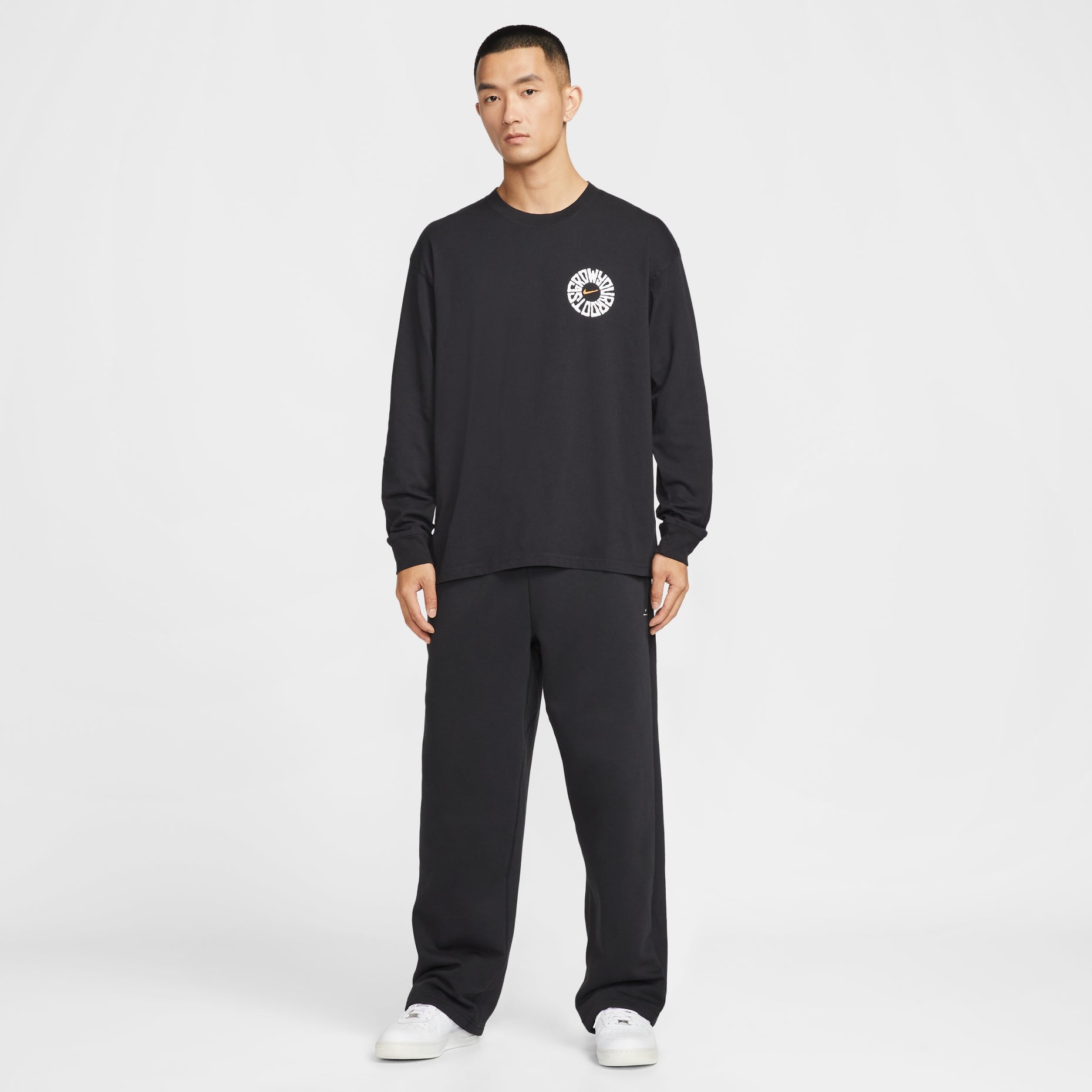 Nike Essential Long-Sleeve T-Shirt 'Grow Your Roots - Black' IH4134-010