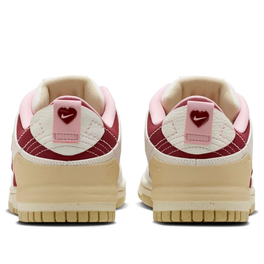 (WMNS) Nike Dunk Low Disrupt 2 'Valentine's Day' FD4617-667