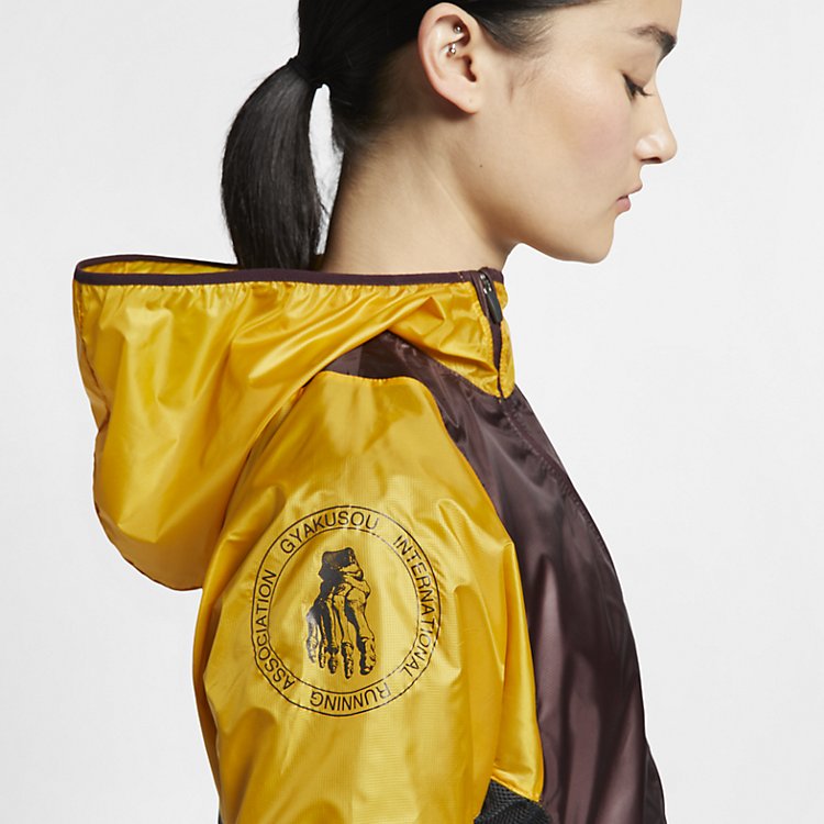 (WMNS) NikeLab Gyakusou W Transform Top 'Gold Dart Deep Burgundy Dk Smoke Grey' BQ3243-711