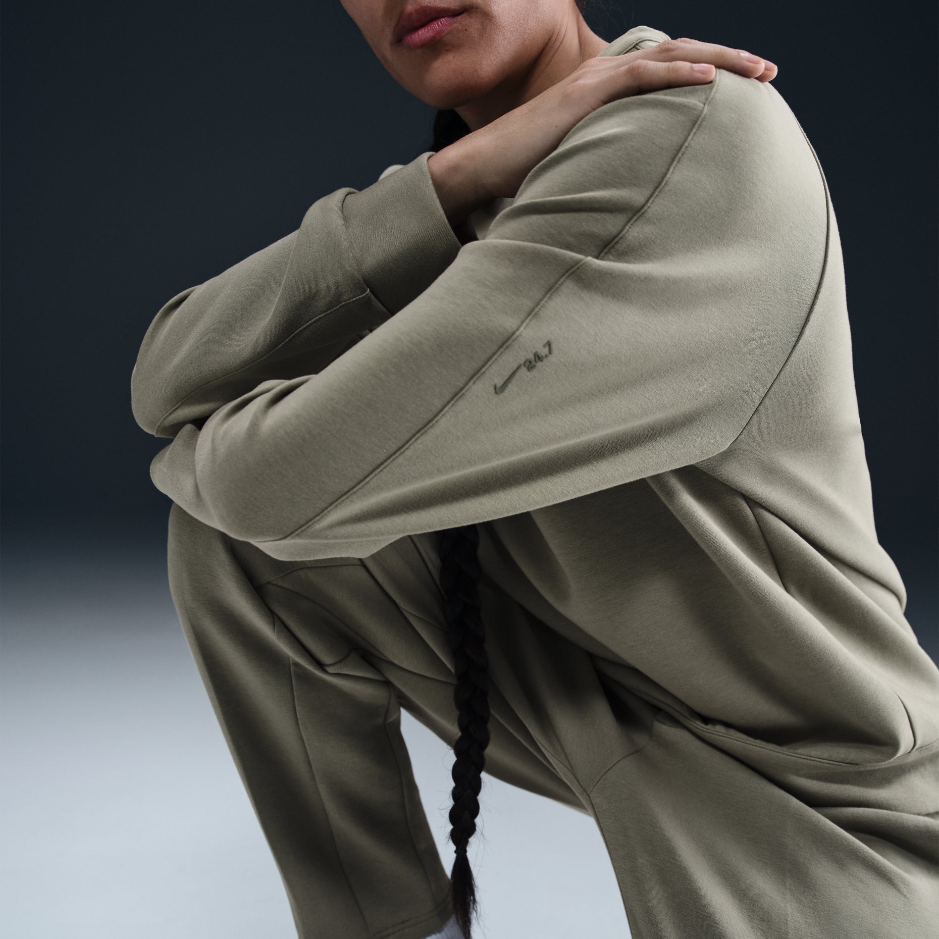 Nike 24.7 Impossiblysoft Dri-FIT Crew Asia Sizing 'Light Army' HQ6965-320
