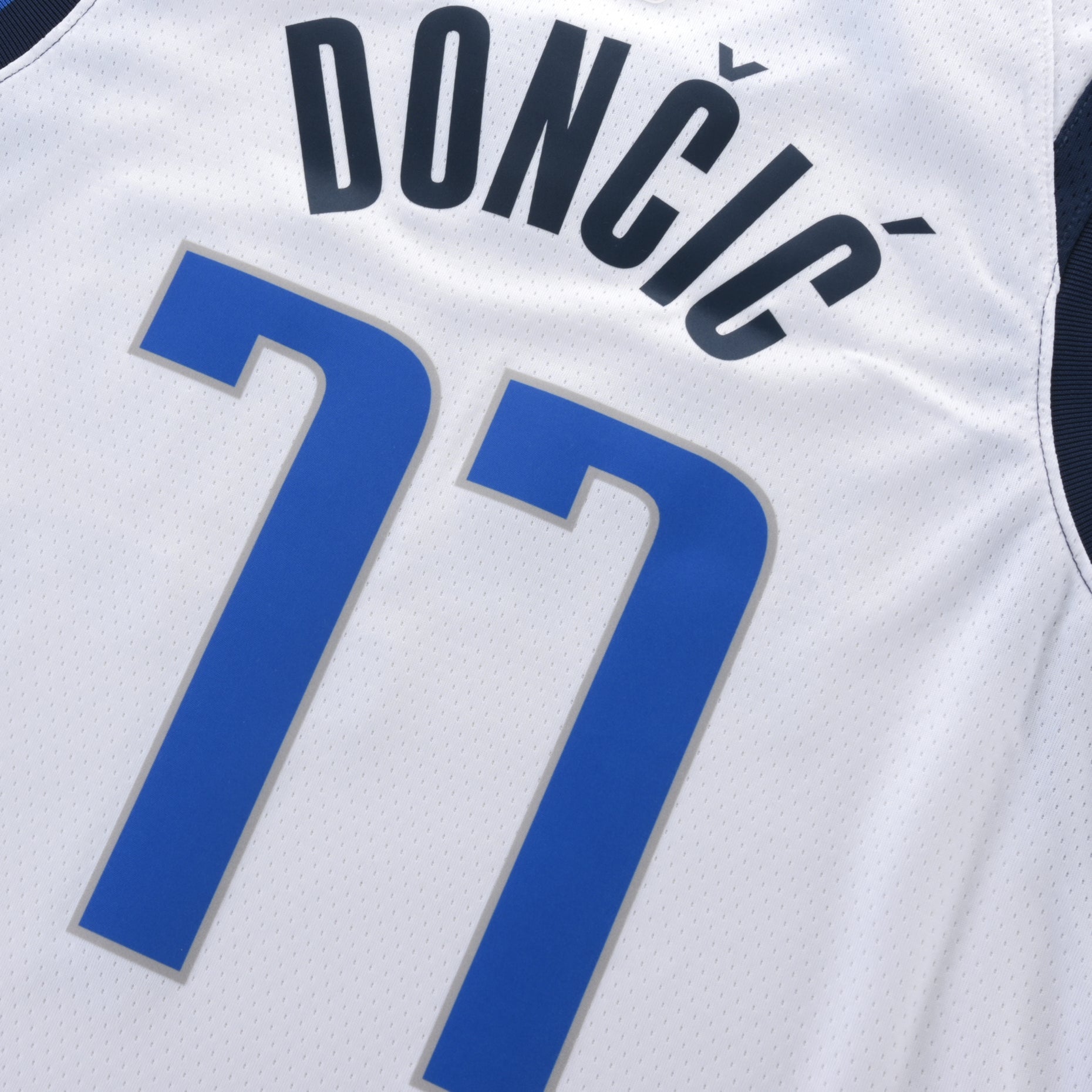 Nike NBA Luka Doncic Dallas Mavericks 2022/23 Association Edition Swingman Jersey #77 DN2074-100