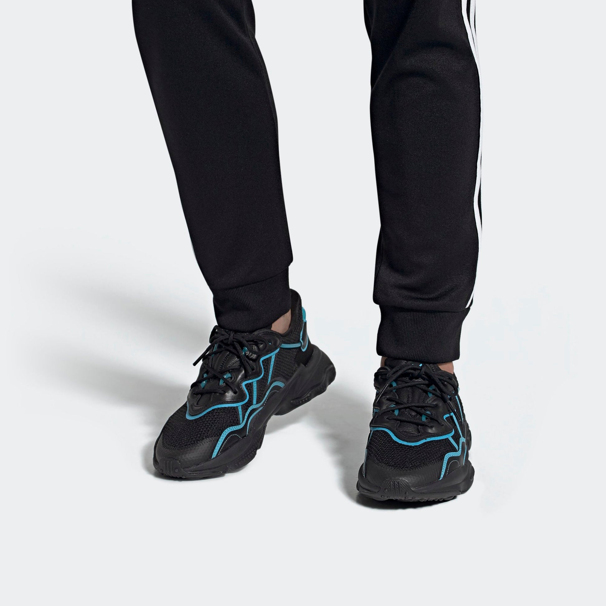 adidas Ozweego 'Bright Cyan' FV3593
