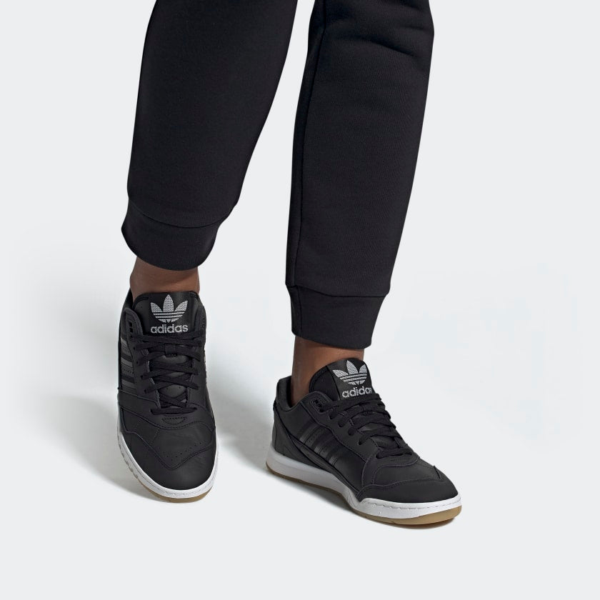 adidas originals A.R. Trainer EE5404