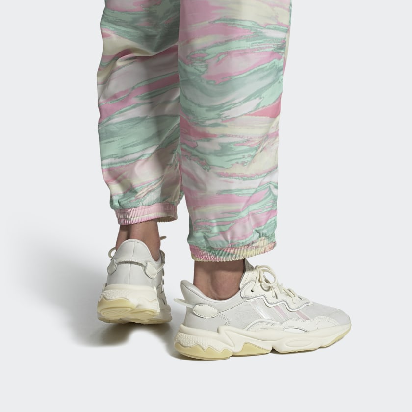 (WMNS) adidas Ozweego 'Off-White Gum' GZ2789