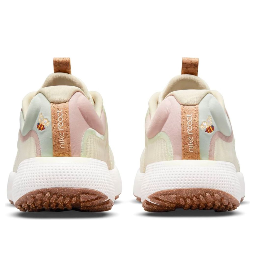 (WMNS) Nike React Escape Run 'Cashmere White Pearl White' DM7204-712